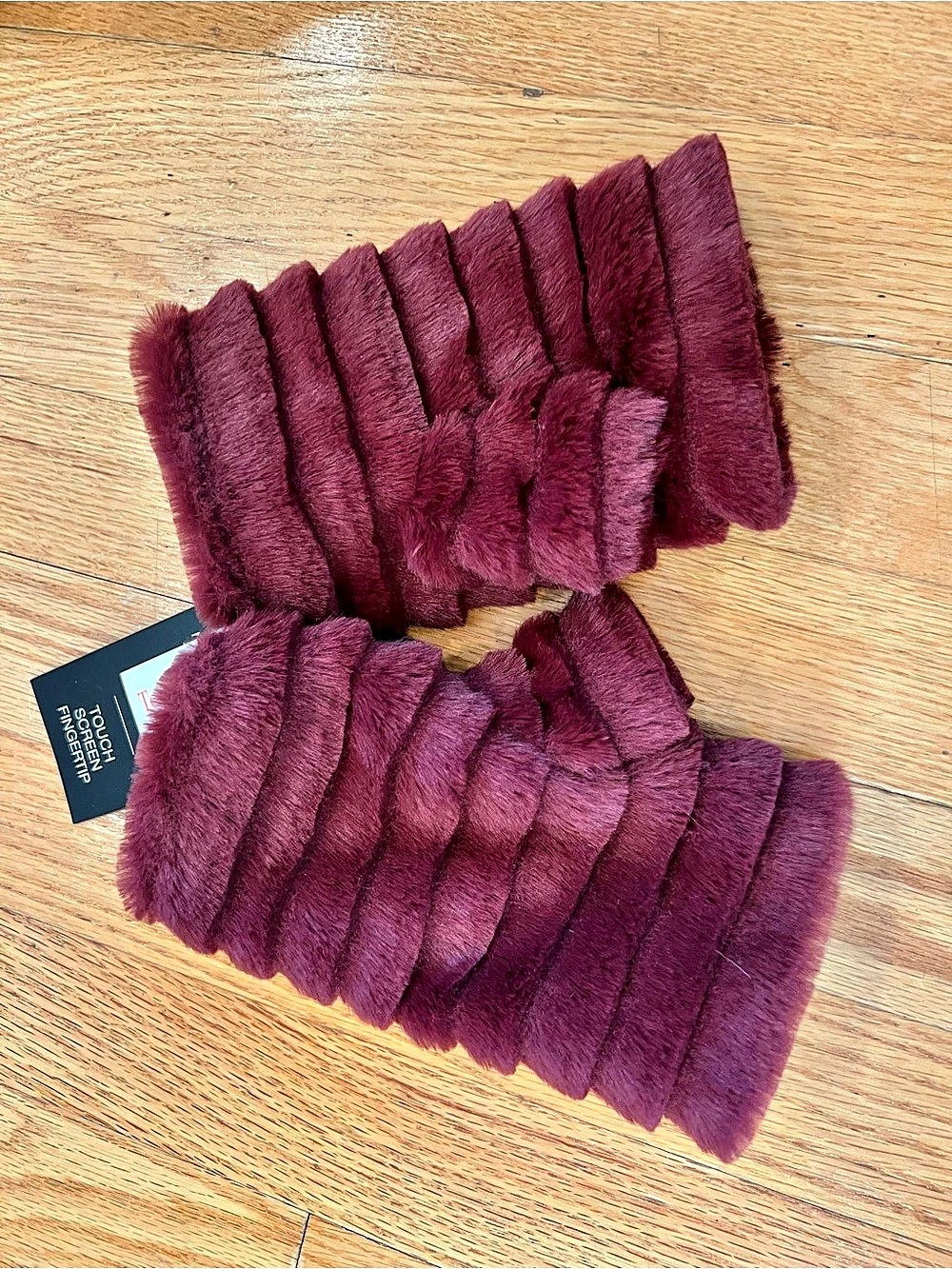 Touch of Alpaca Faux Fur Touch Screen Fingerless Gloves in Purple NWT